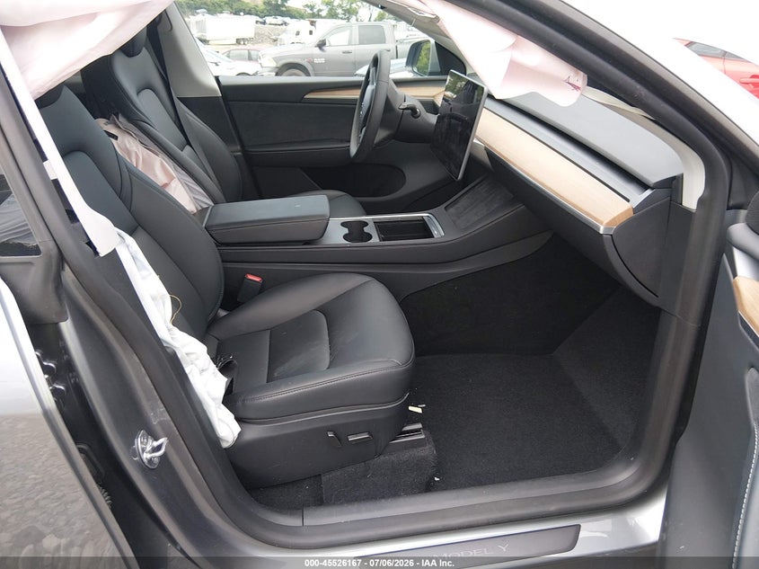 2025 TESLA MODEL Y auction photo 5