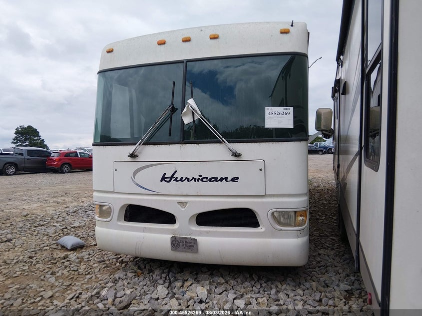 2000 WORKHORSE CUSTOM CHASSIS MOTORHOME CHASSIS auction photo 2