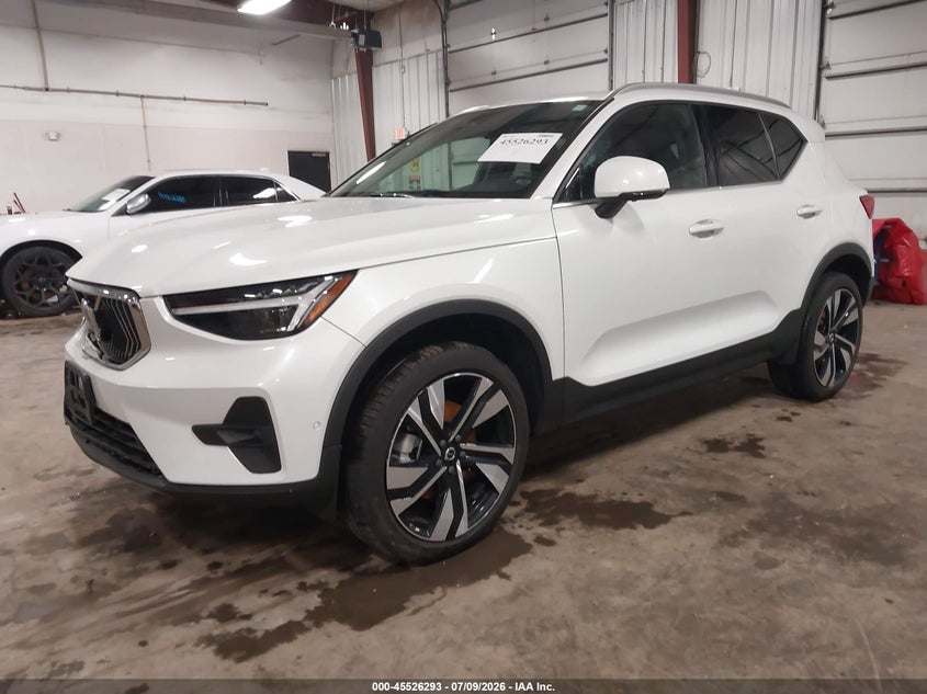 2024 VOLVO XC40 auction photo 2