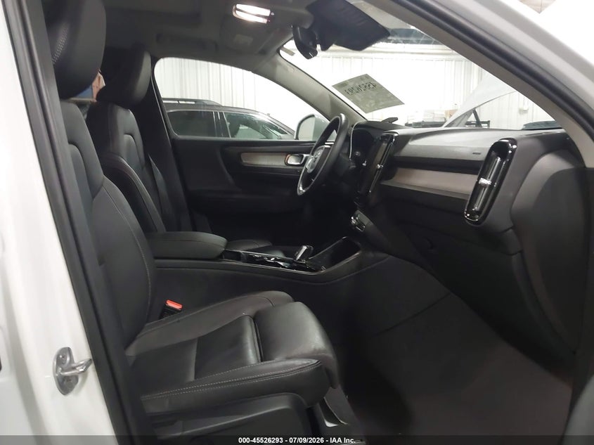 2024 VOLVO XC40 auction photo 5