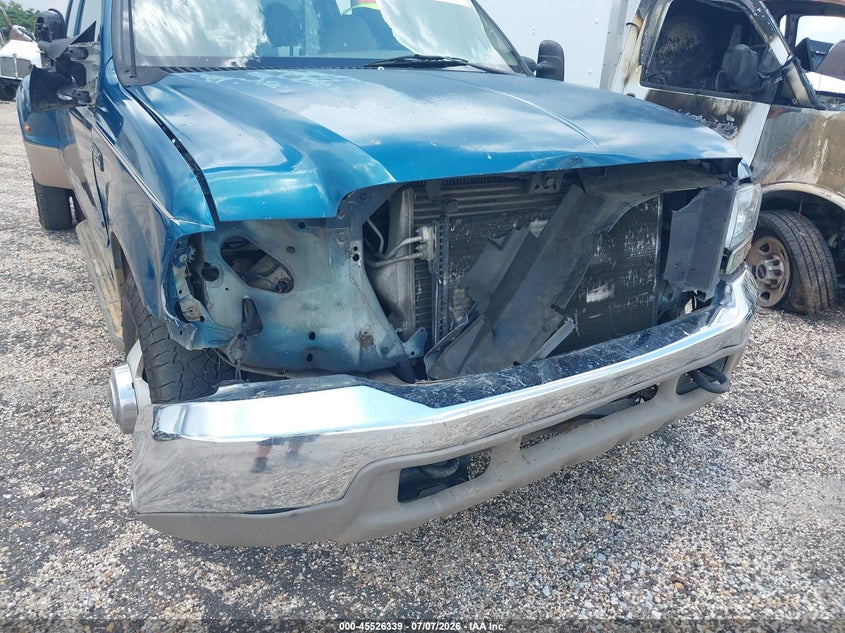 2000 Ford Super Duty F-350 Drw Lariat/Xl/Xlt VIN: 1FTWW32F7YEE33051 Lot: 45526339
