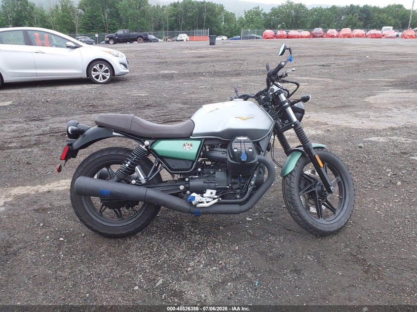 2021 Moto Guzzi V7 Stone VIN: ZGUKZUA05MM000110 Lot: 45526356