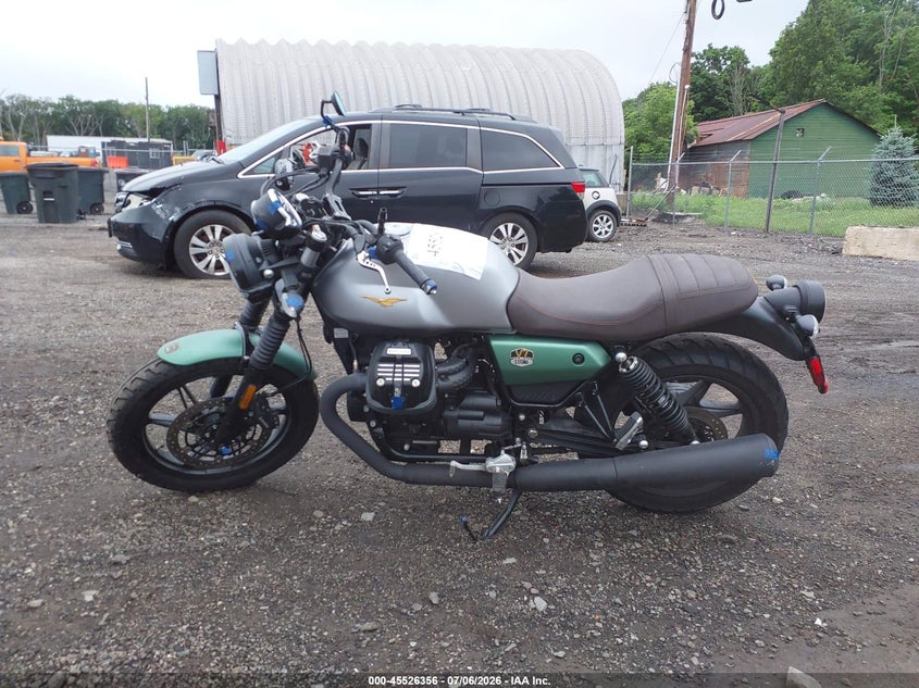 2021 Moto Guzzi V7 Stone VIN: ZGUKZUA05MM000110 Lot: 45526356