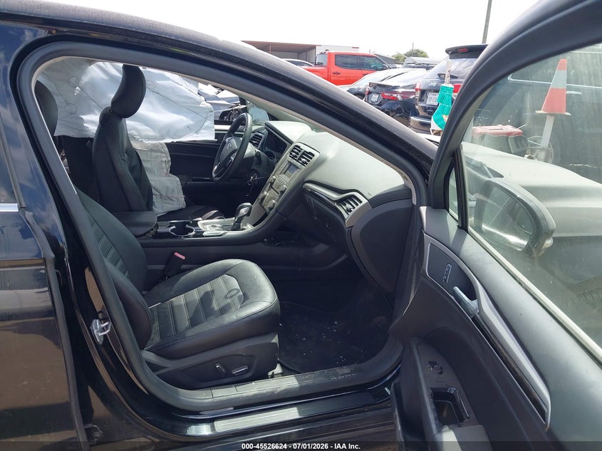 2016 FORD FUSION auction photo 5