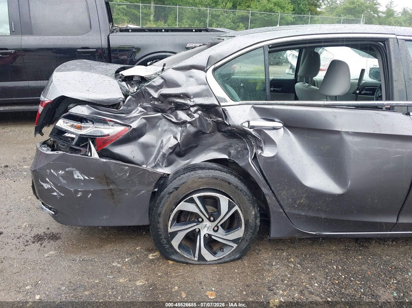 2017 HONDA ACCORD auction photo 6
