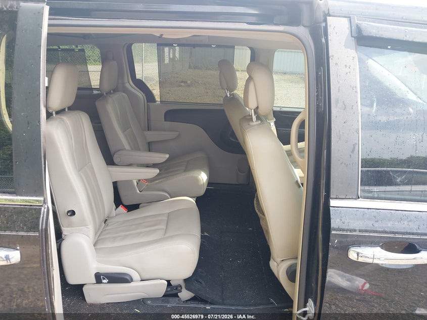 2016 CHRYSLER TOWN & COUNTRY auction photo 8