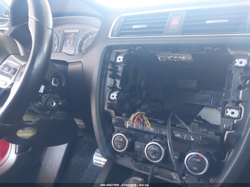 2013 VOLKSWAGEN JETTA auction photo 6