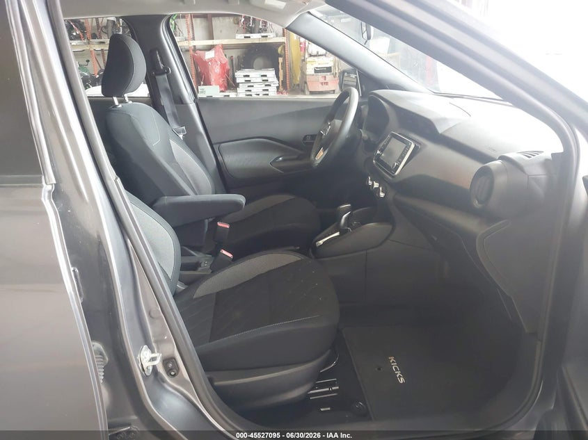 2020 NISSAN KICKS auction photo 5