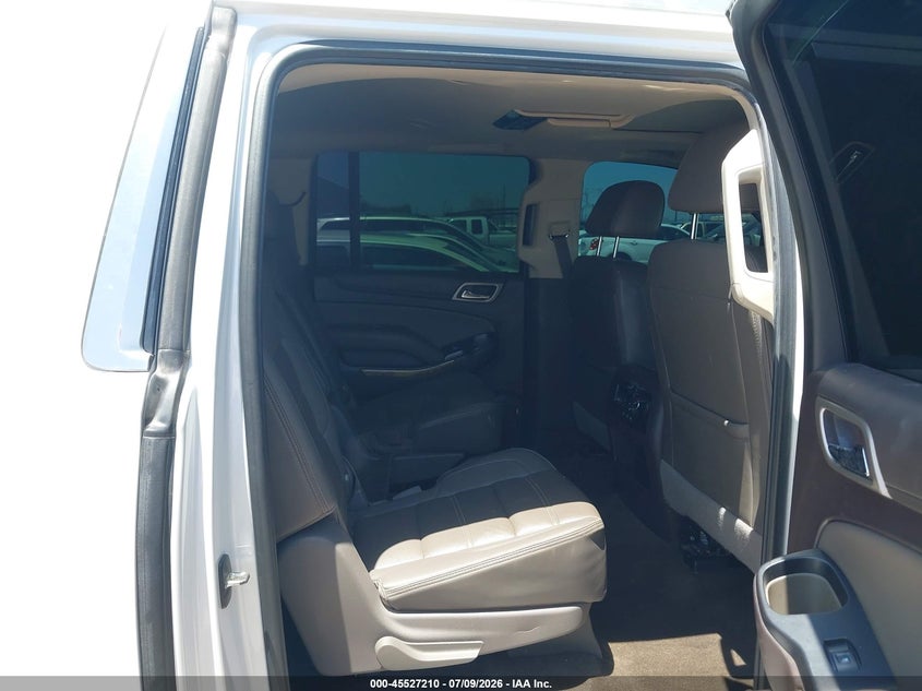 2017 GMC YUKON XL auction photo 7