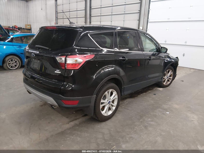 Vin: 1fmcu0gd1hud82209, lot: 46025655, ford escape se 20174