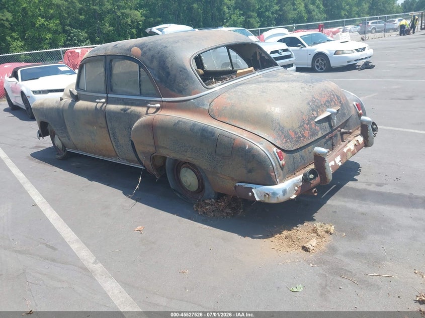 1950 CHEVROLET SEDAN auction photo 3