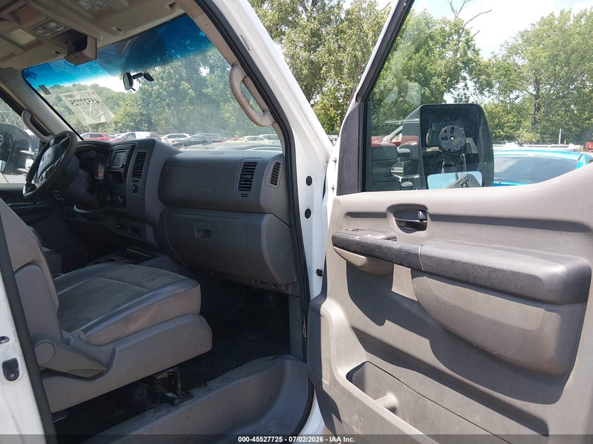 2015 NISSAN NV CARGO NV3500 HD auction photo 5