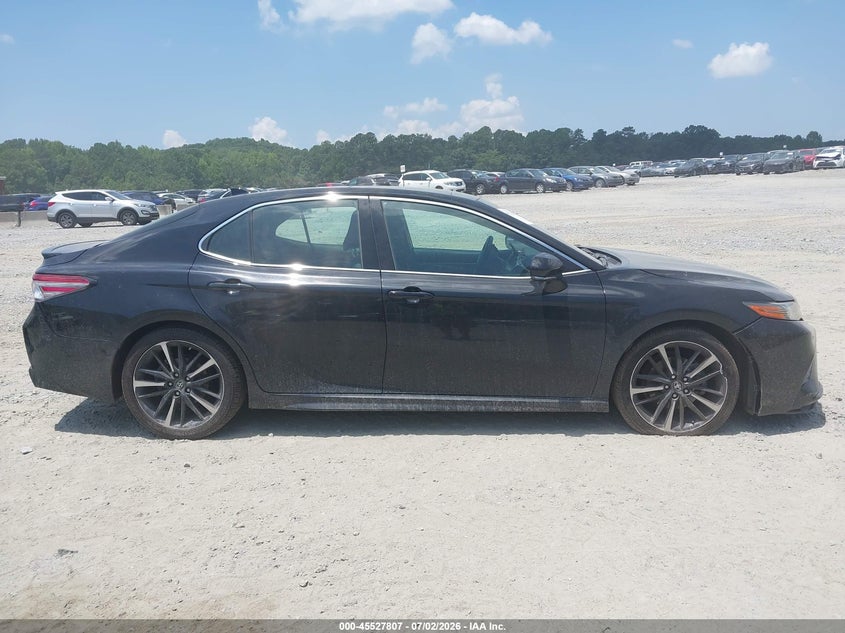 TOYOTA CAMRY - zdjęcie 13