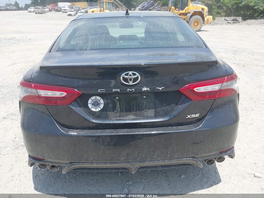 TOYOTA CAMRY - zdjęcie 16
