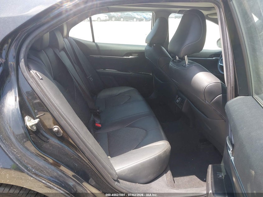 TOYOTA CAMRY - zdjęcie 8