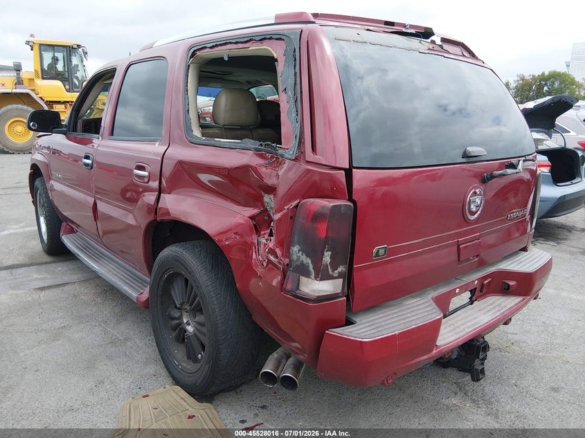 2005 CADILLAC ESCALADE auction photo 3