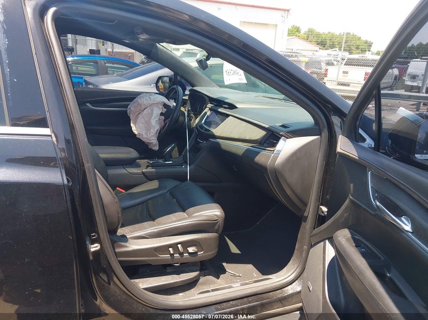2017 CADILLAC XT5 — zdjęcie 5