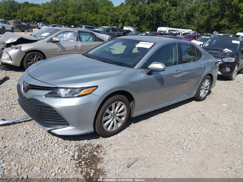 2018 Toyota Camry Le 4T1B11HK7JU128646 photo 1