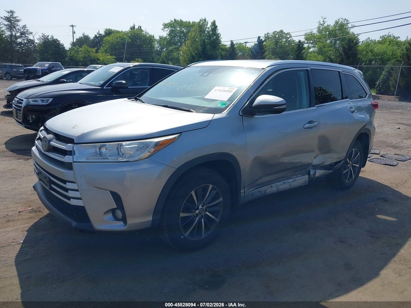 2017 TOYOTA HIGHLANDER auction photo 2