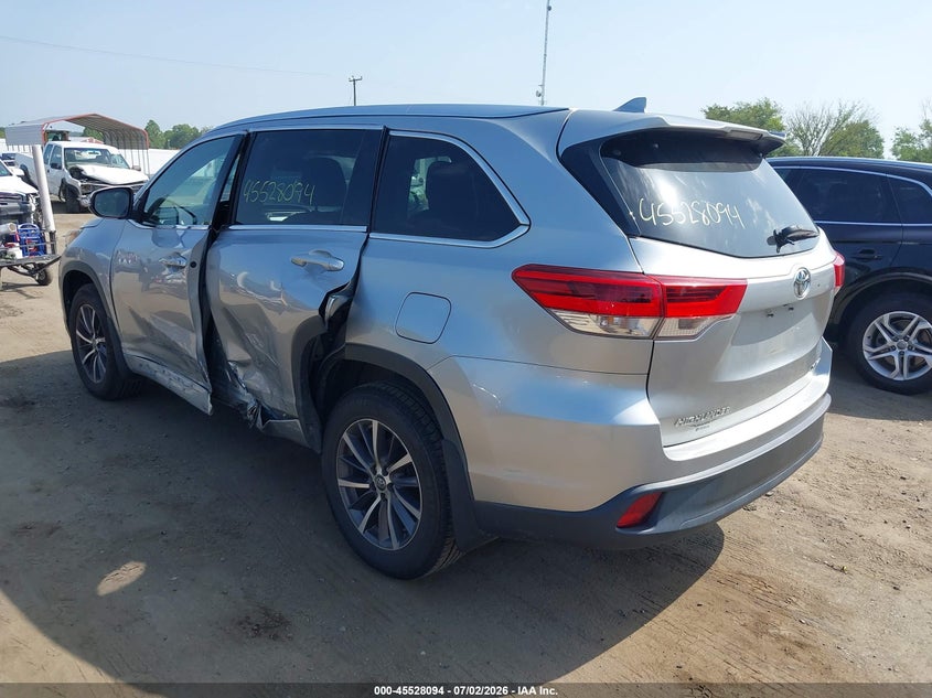 2017 TOYOTA HIGHLANDER auction photo 3