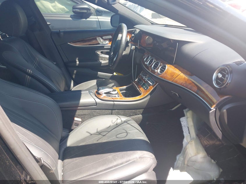 2020 MERCEDES-BENZ E 350 — zdjęcie 5