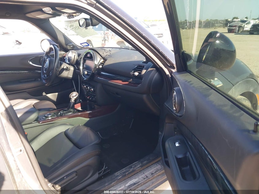 2016 MINI CLUBMAN auction photo 5