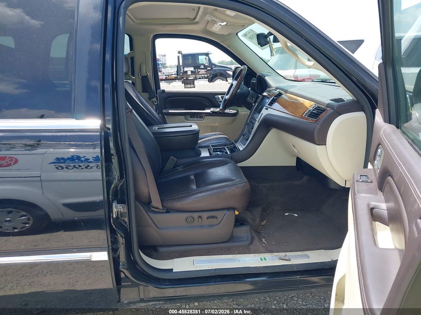 2012 CADILLAC ESCALADE SPORT UTILITY VEHICLE 6.0L V-8 VVT, 332HP