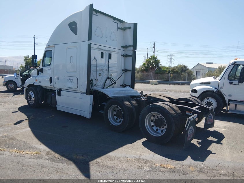 2016 FREIGHTLINER CASCADIA 125 auction photo 3