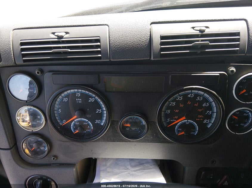 2016 FREIGHTLINER CASCADIA 125 auction photo 5