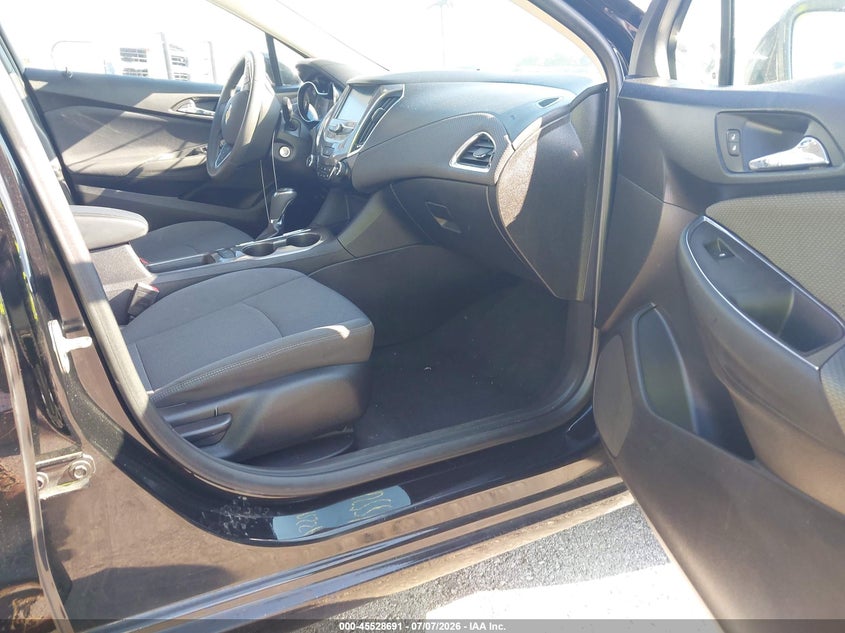 2018 CHEVROLET CRUZE auction photo 5