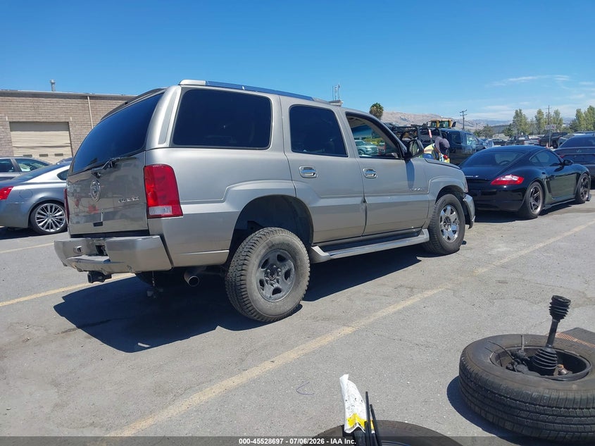 2003 CADILLAC ESCALADE auction photo 4