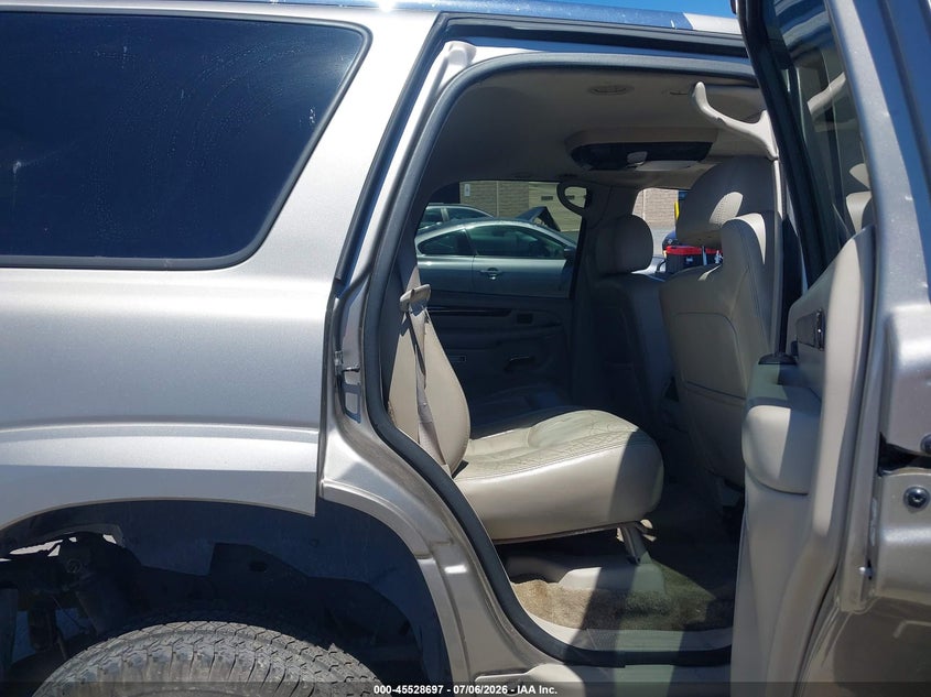 2003 CADILLAC ESCALADE auction photo 8
