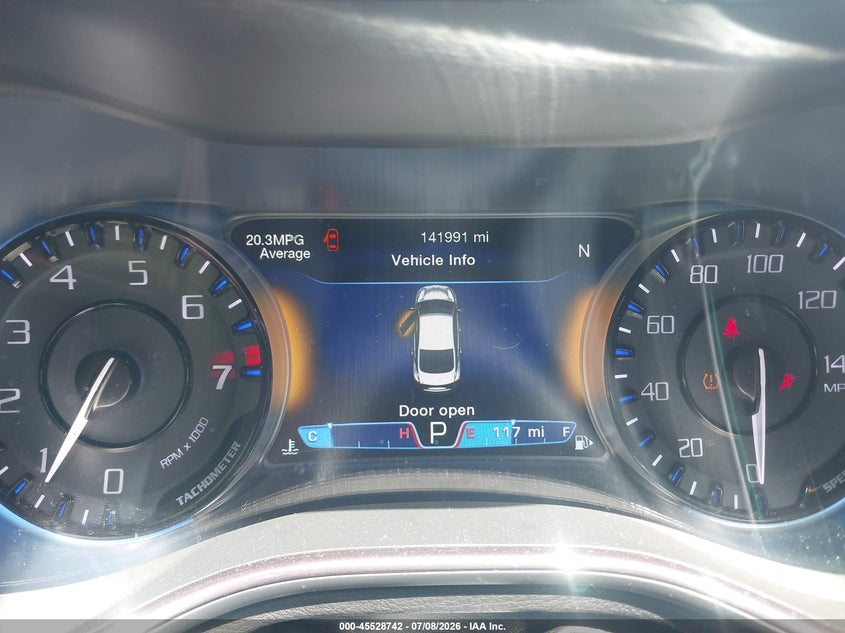 2016 CHRYSLER 200 auction photo 7