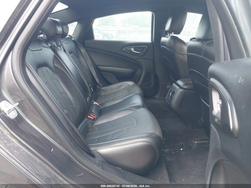 2016 CHRYSLER 200 auction photo 8