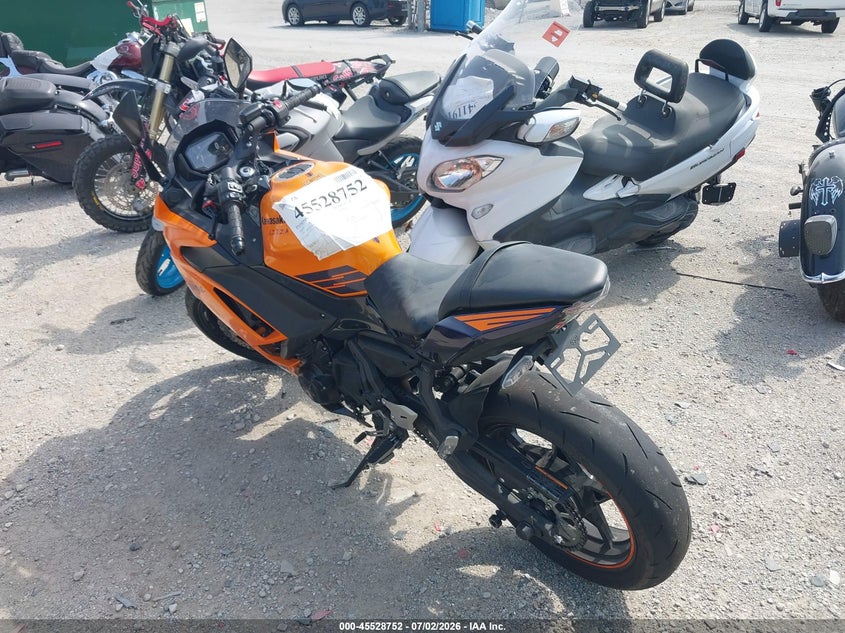 2025 KAWASAKI EX650 auction photo 3