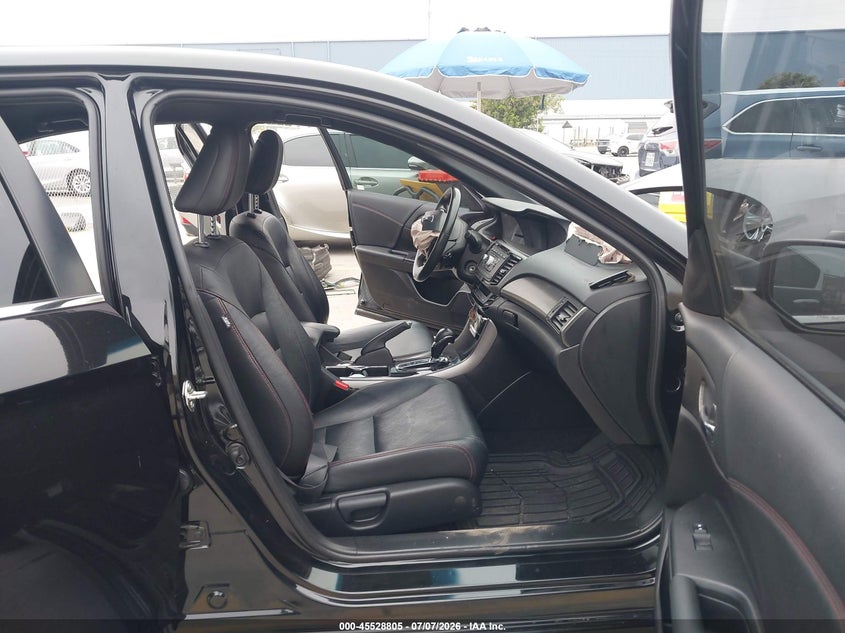 2017 HONDA ACCORD auction photo 5