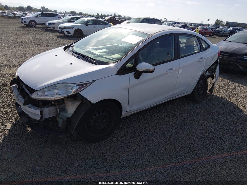 2013 FORD FIESTA — zdjęcie 2
