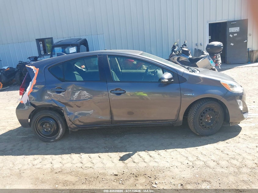 TOYOTA PRIUS C - zdjęcie 13