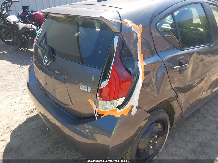 TOYOTA PRIUS C - zdjęcie 17
