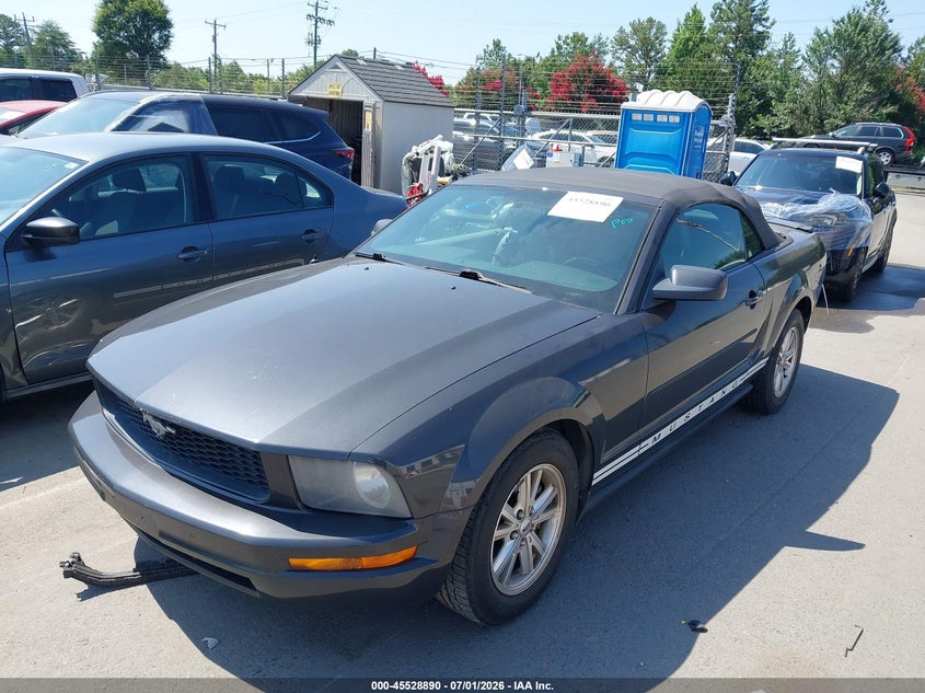 2007 Ford Mustang V6 Deluxe/V6 Premium 1ZVFT84N075210033 photo 1