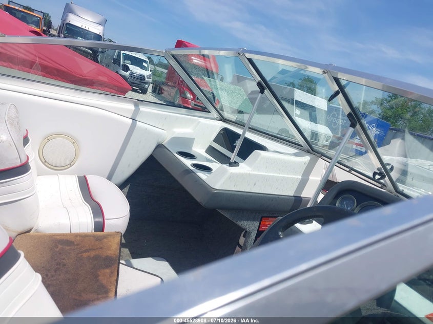 1993 SEA RAY 16' auction photo 5