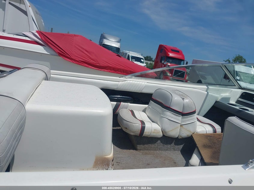 1993 SEA RAY 16' auction photo 8