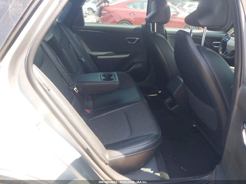 2025 KIA K4 auction photo 8