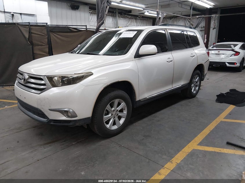 2013 TOYOTA HIGHLANDER auction photo 2