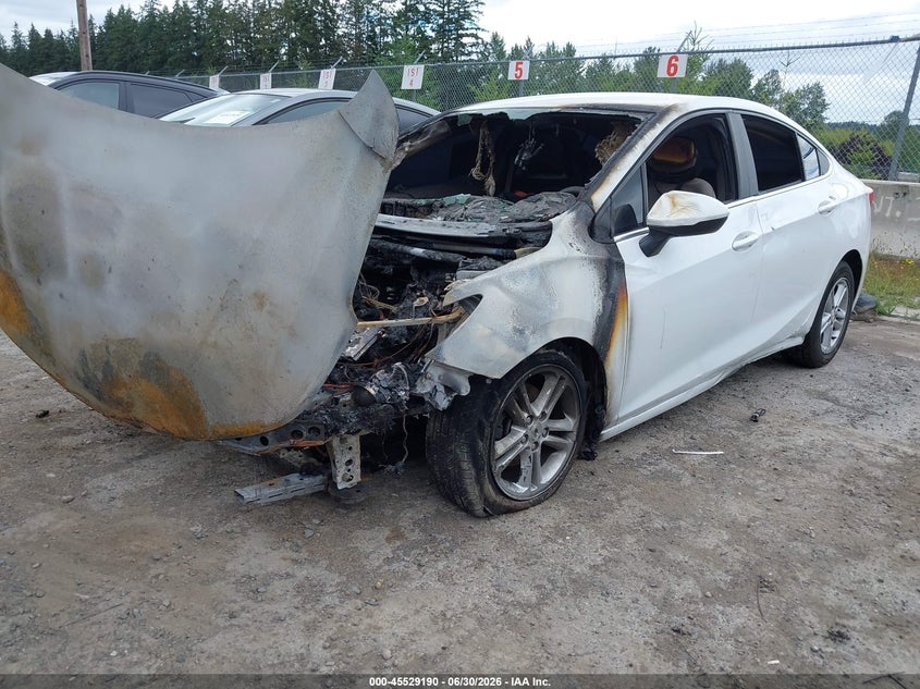 2017 Chevrolet Cruze Lt Auto 1G1BE5SM5H7101747 photo 1