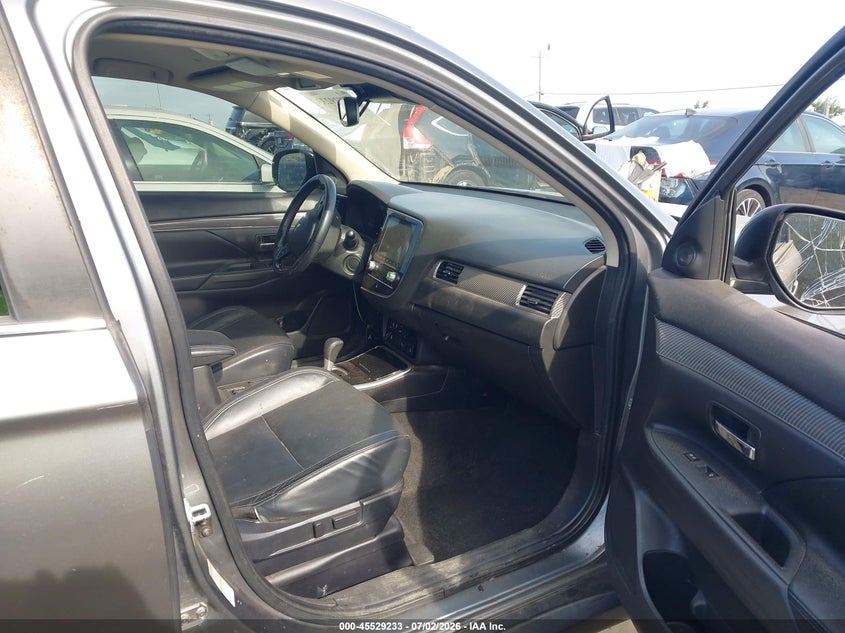 2020 MITSUBISHI OUTLANDER auction photo 5