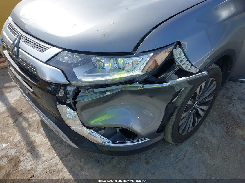 2020 MITSUBISHI OUTLANDER auction photo 6