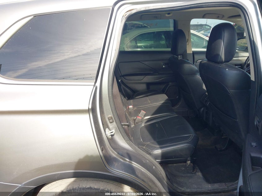 2020 MITSUBISHI OUTLANDER auction photo 8