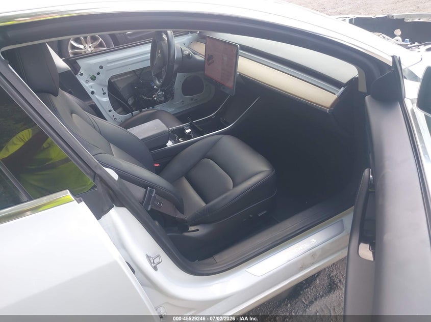 2018 TESLA MODEL 3 auction photo 5