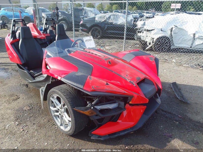 2021 POLARIS SLINGSHOT auction photo 1